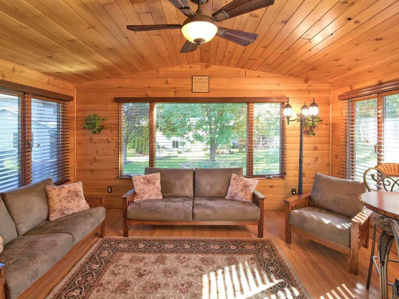 475 Oakhill Rd - Photo 2 of 18