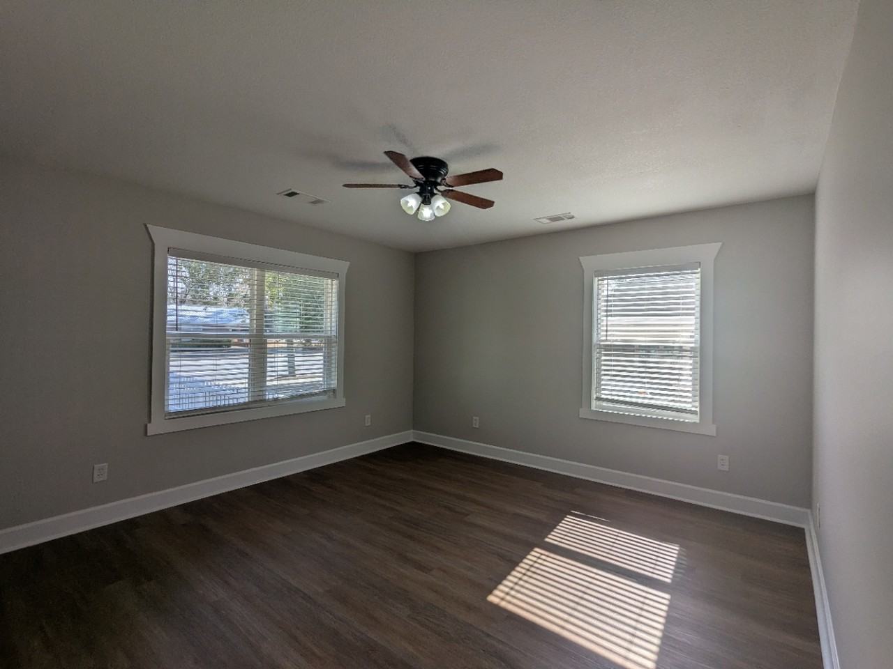 605 Adams St #B - Photo 4 of 42