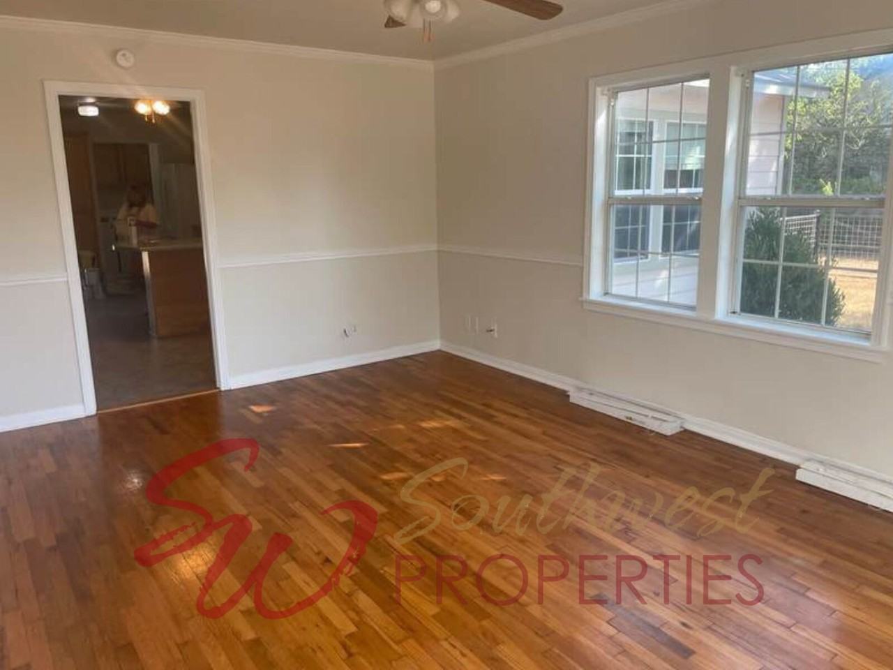 389 W Sloan St - Photo 2 of 13