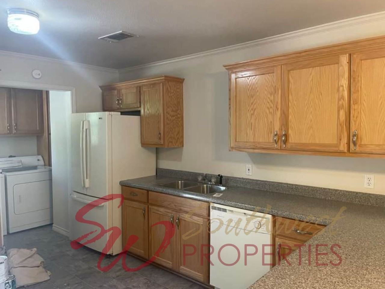 389 W Sloan St - Photo 5 of 13