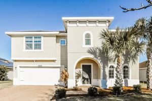 featured image of 3809 Gulf Shore Cir