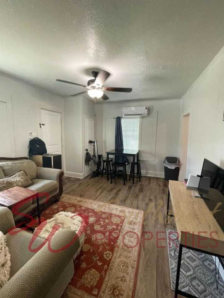 580 Everett St - Photo 5 of 6