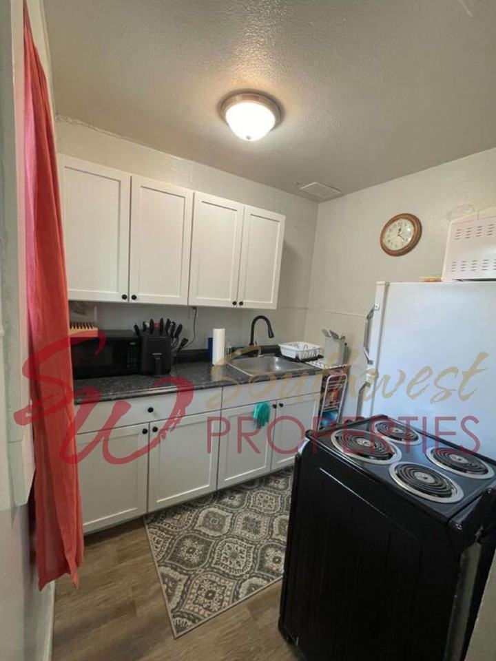 580 Everett St - Photo 6 of 6