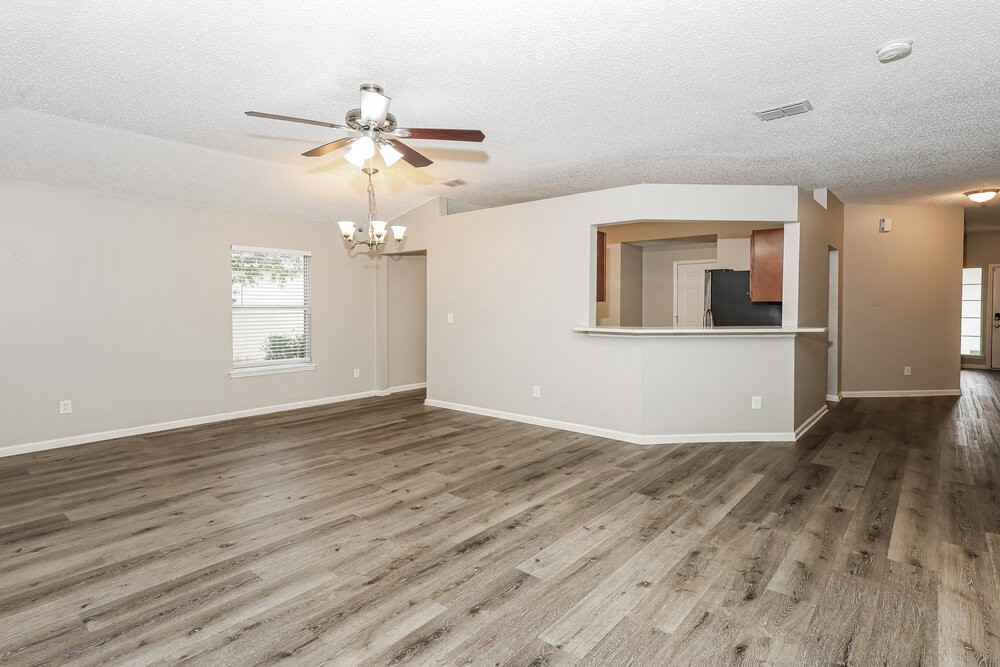 1817 Penzance Pkwy - Photo 3 of 16