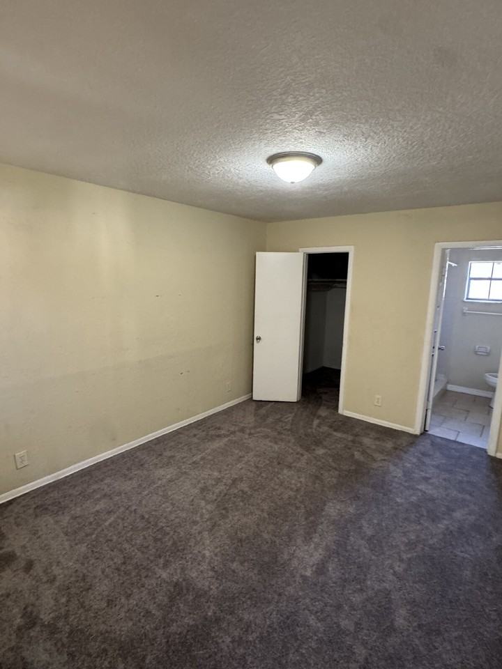 4421 Cobia Dr - Photo 6 of 15