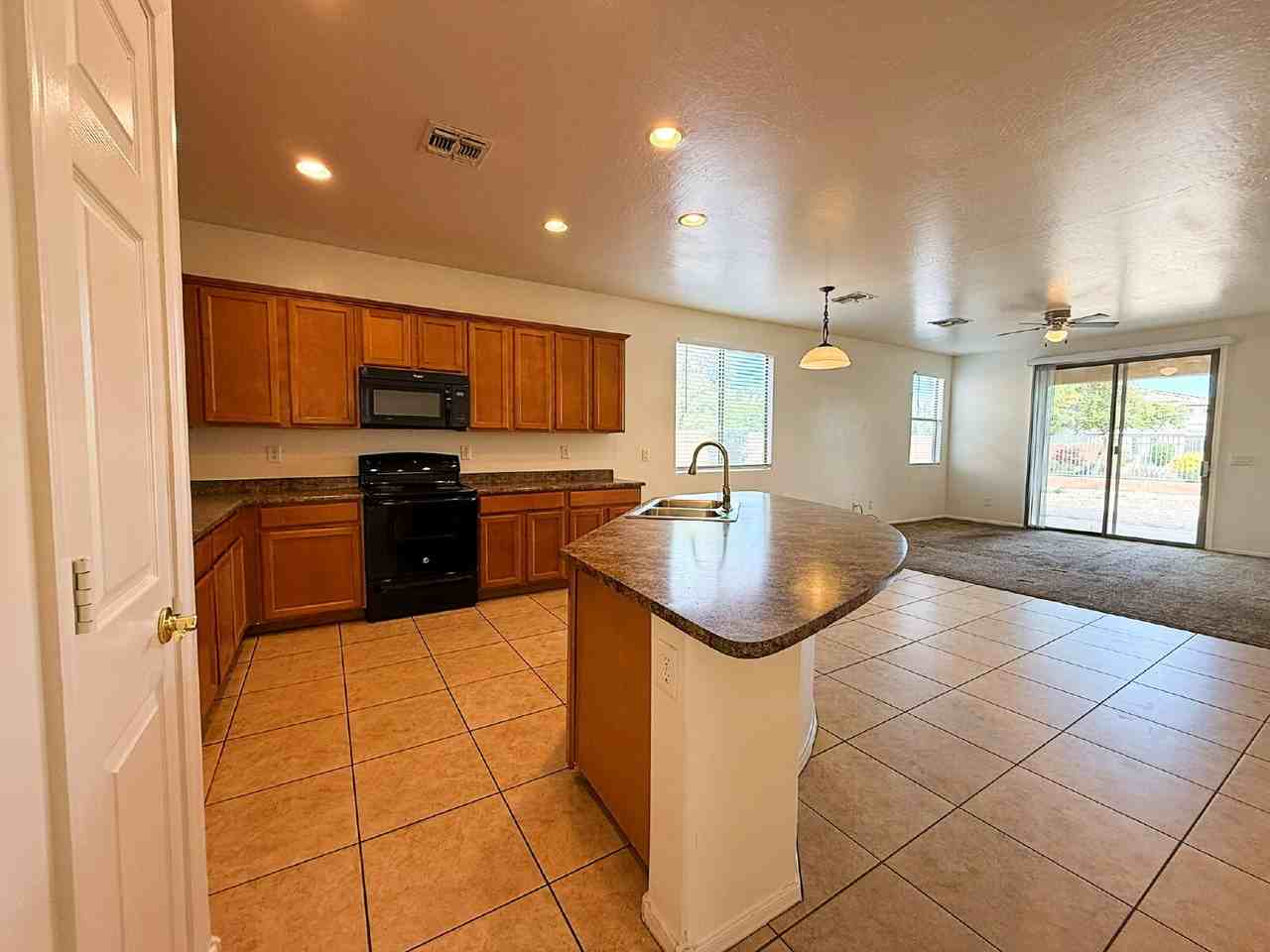 6614 W Harwell Rd - Photo 6 of 31