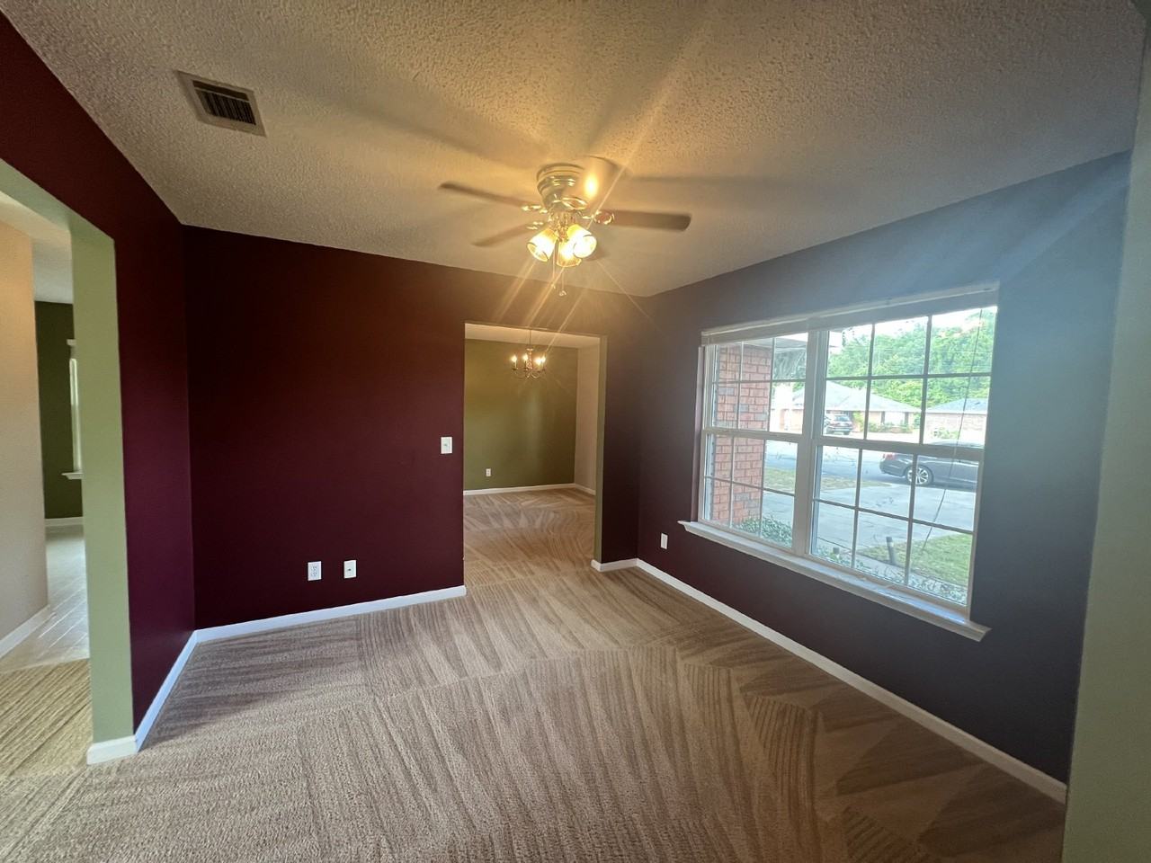 974 Yale Ct - Photo 5 of 15