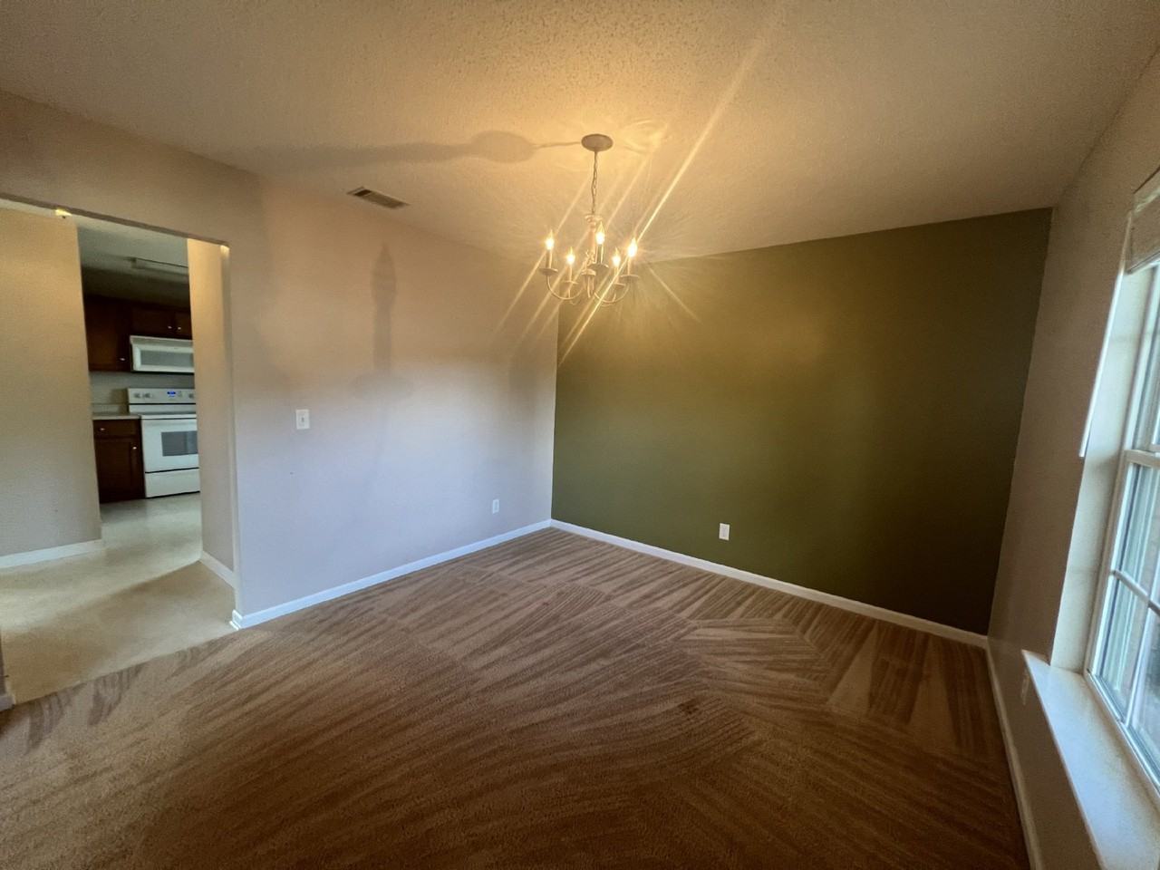 974 Yale Ct - Photo 6 of 15