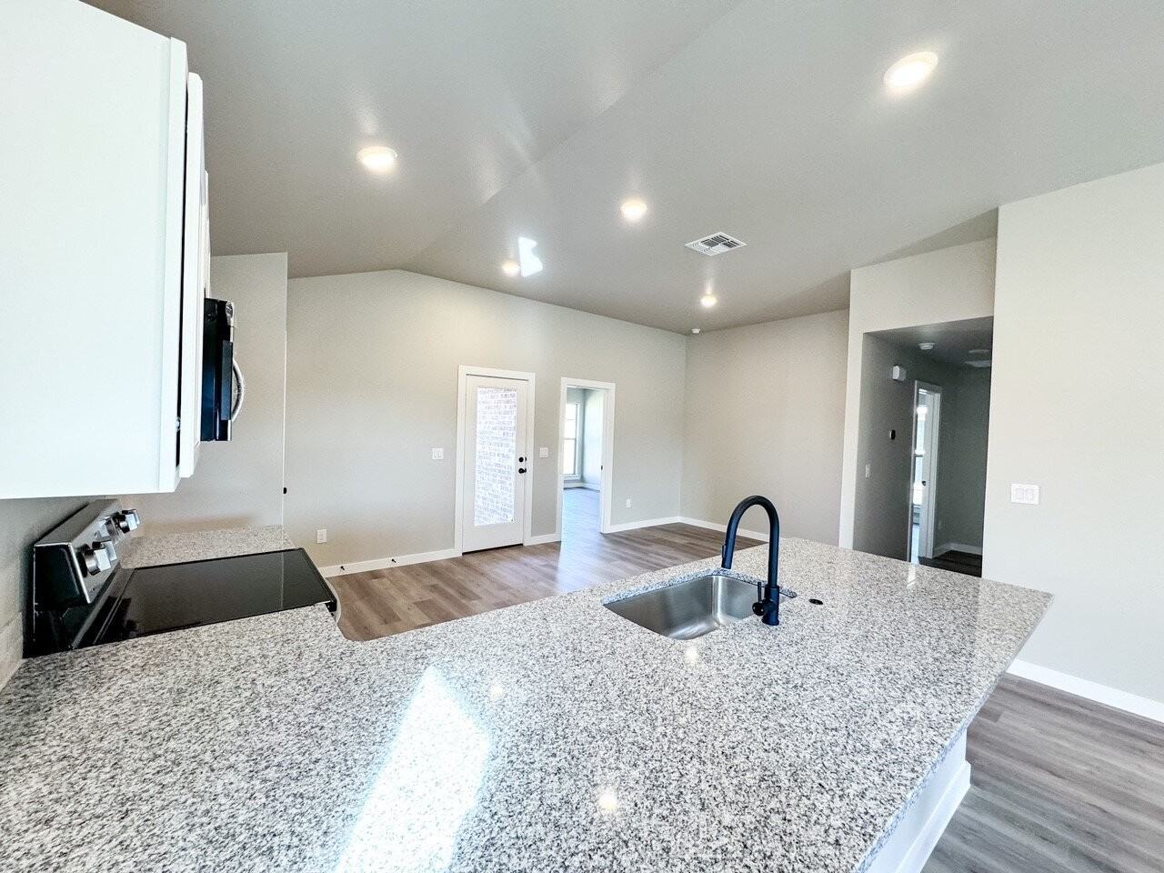 6940 10th St - Photo 6 of 20