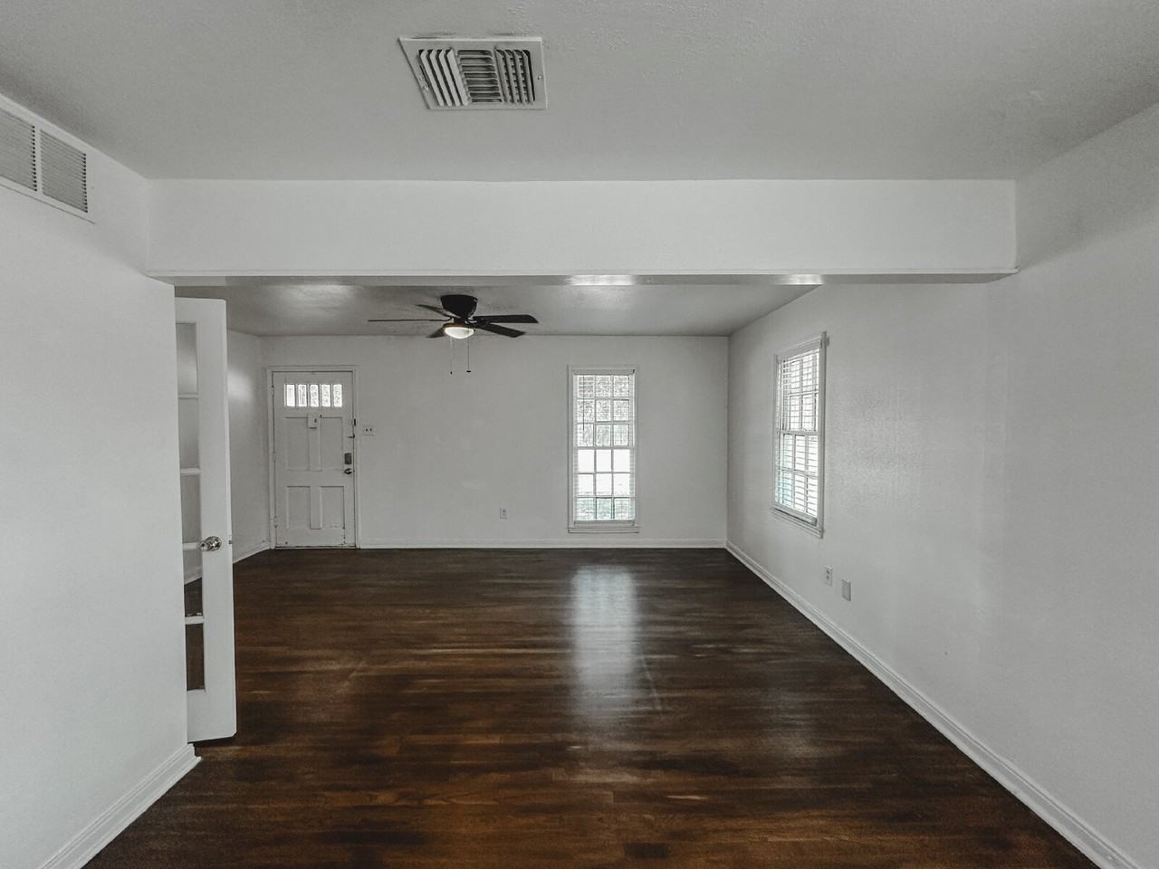 2605 35th St - Photo 3 of 18