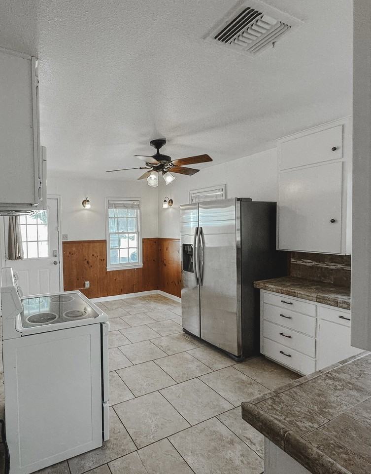 2605 35th St - Photo 5 of 18