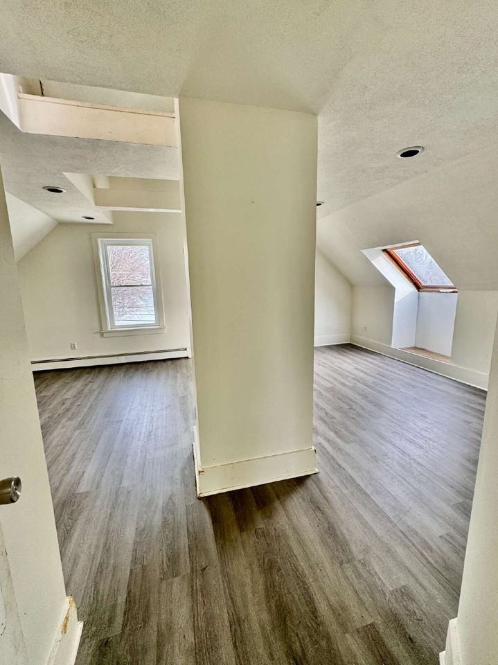 607 Lisbon St - Photo 3 of 19