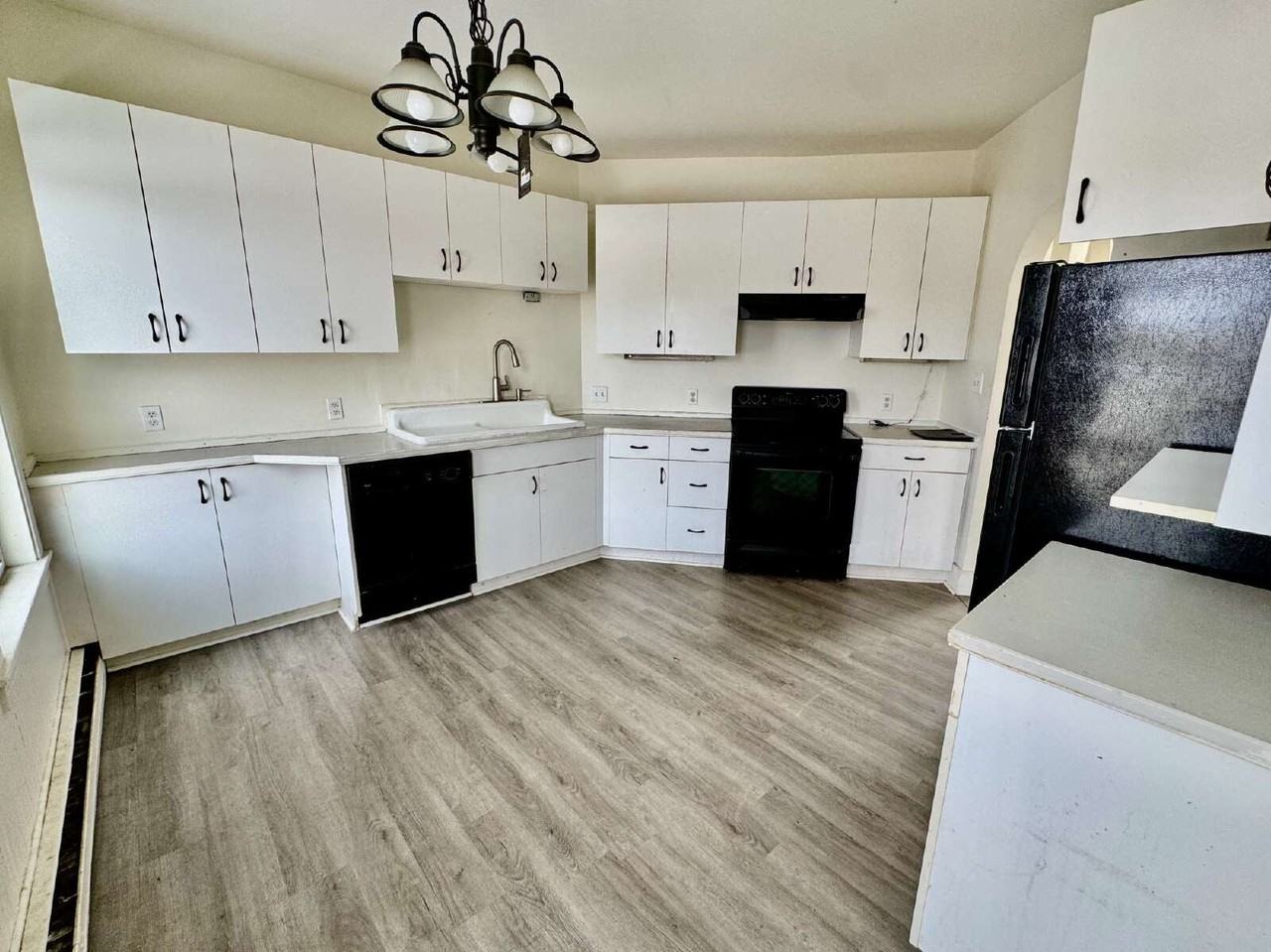 607 Lisbon St - Photo 4 of 19