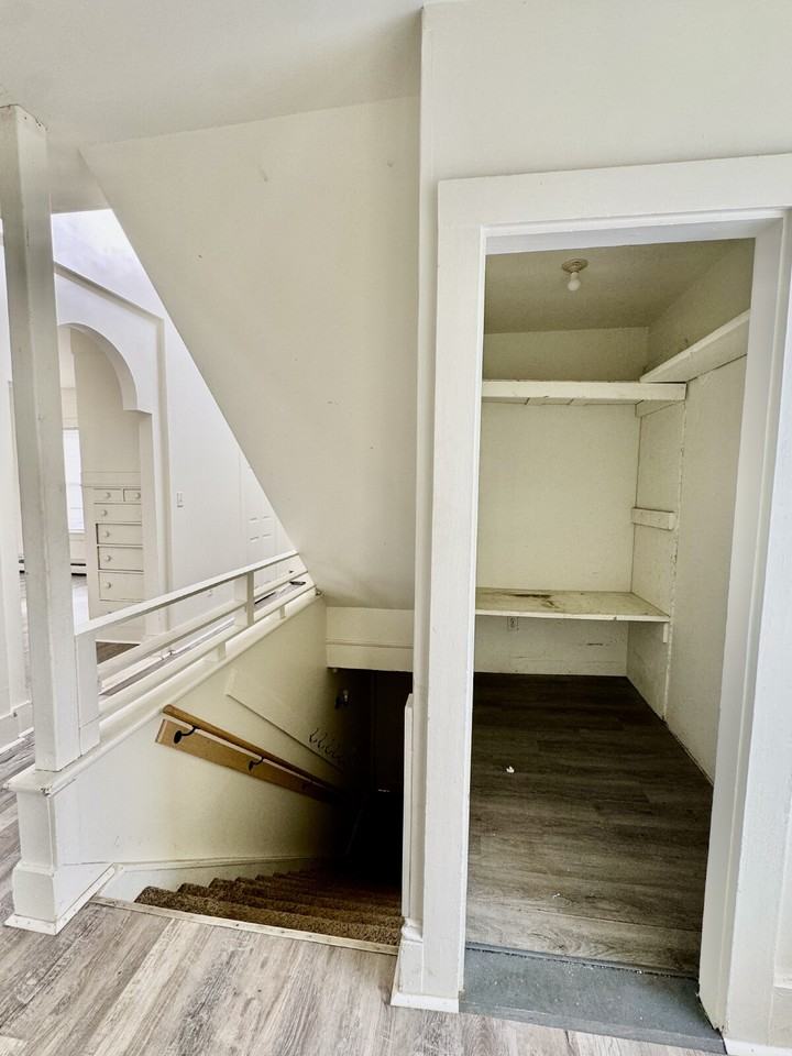 607 Lisbon St - Photo 6 of 19