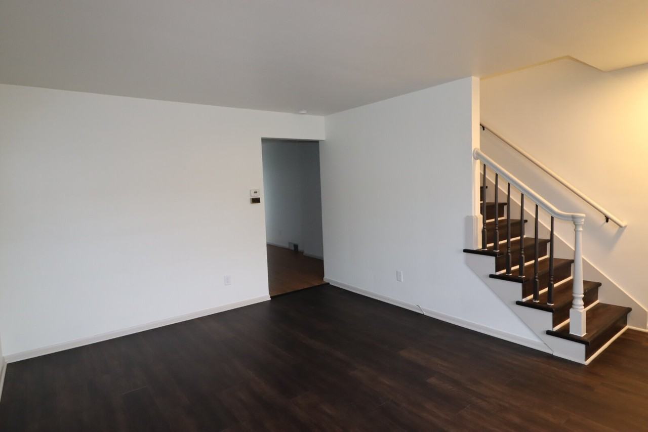 802 N Hawthorne Dr - Photo 4 of 26