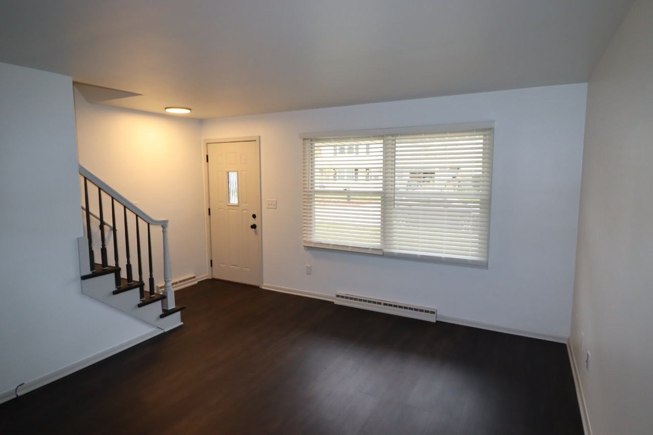 802 N Hawthorne Dr - Photo 5 of 26