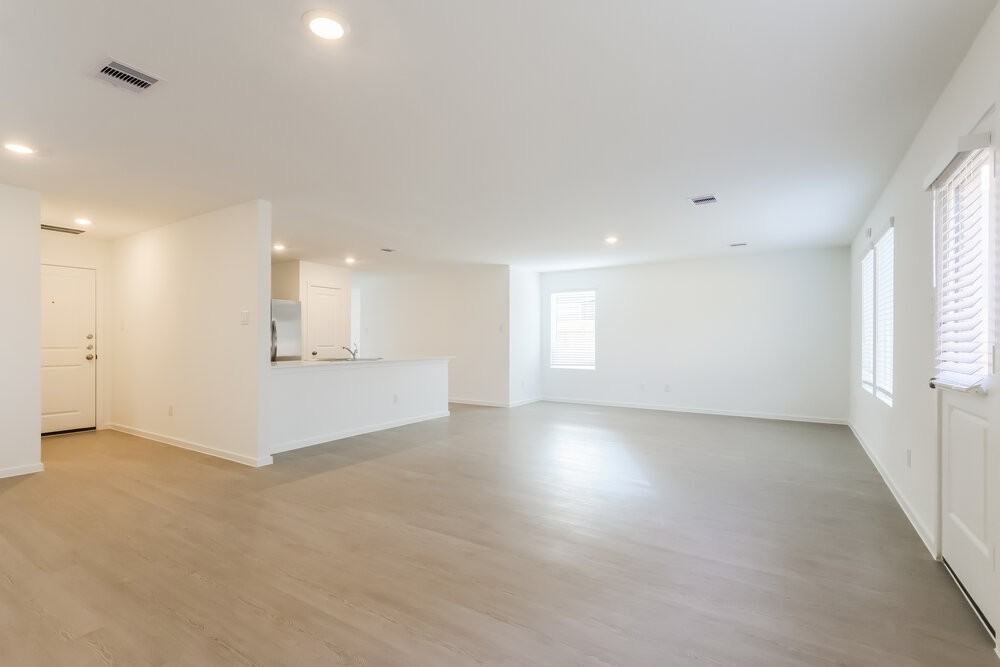 1539 Sunset Ridge Dr - Photo 6 of 17