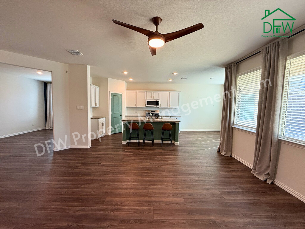 783 Bayberry Ln - Photo 2 of 40