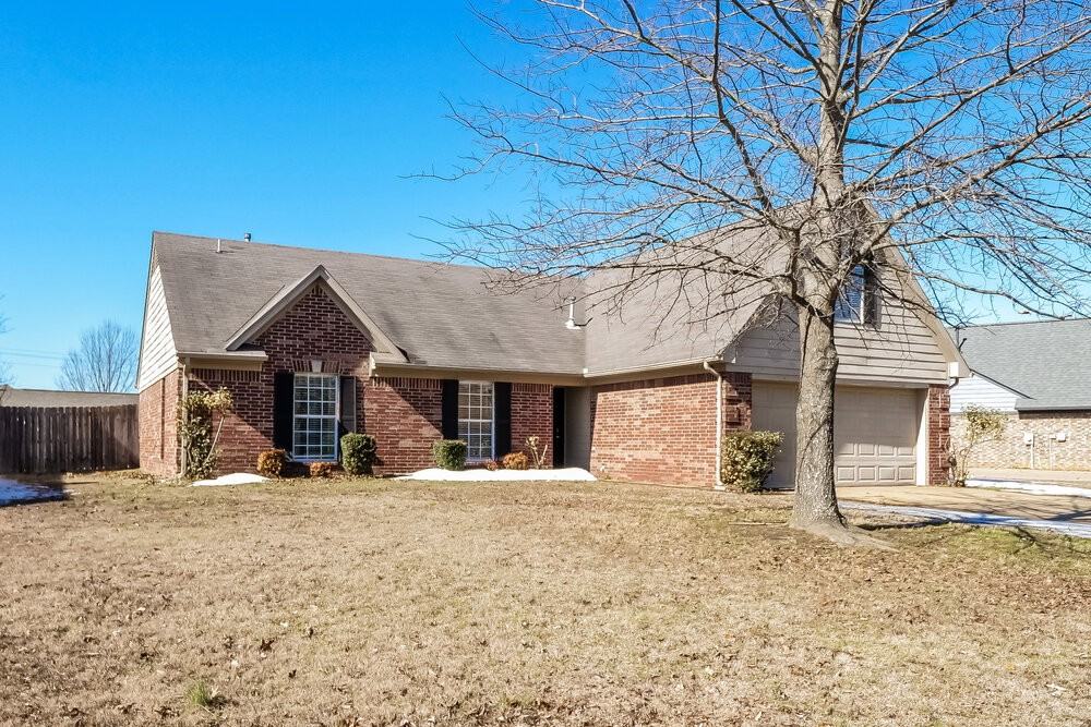 6325 Sandbourne E - Photo 4 of 17