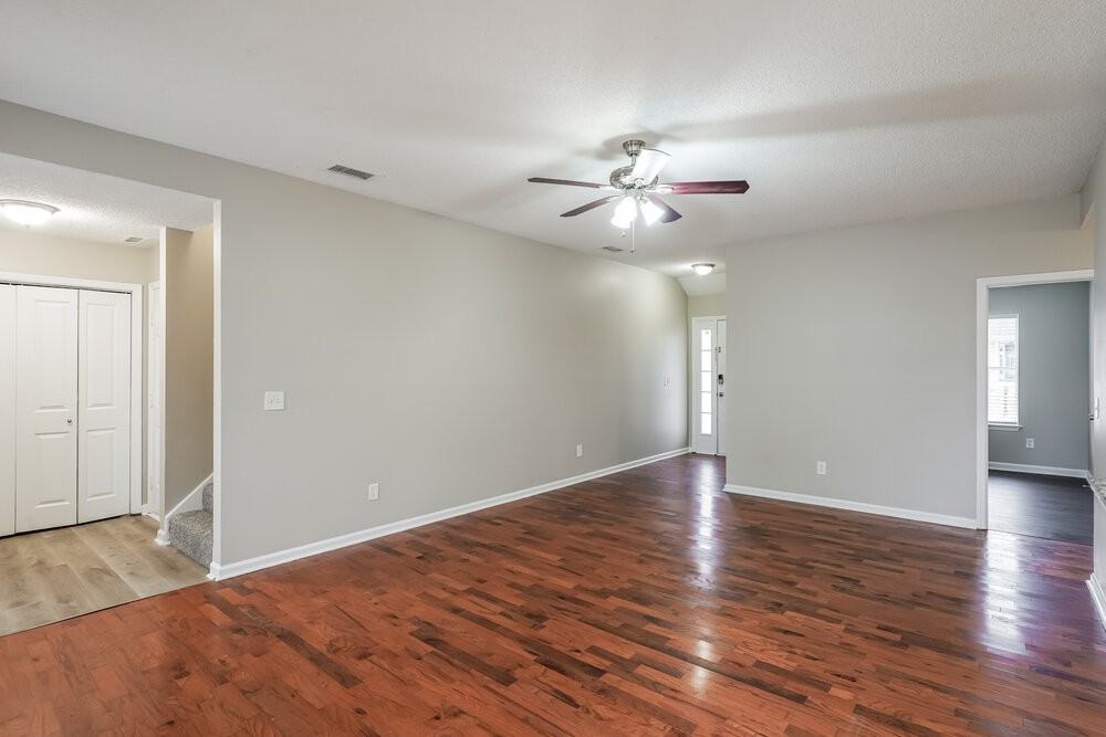 3812 Round Rock Dr - Photo 4 of 17