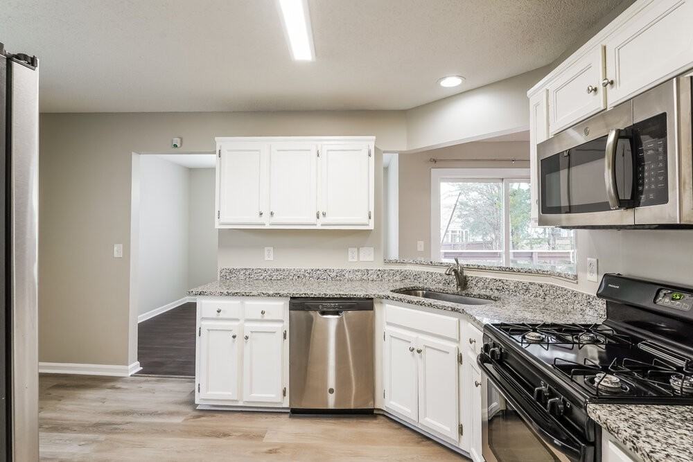 3812 Round Rock Dr - Photo 7 of 17