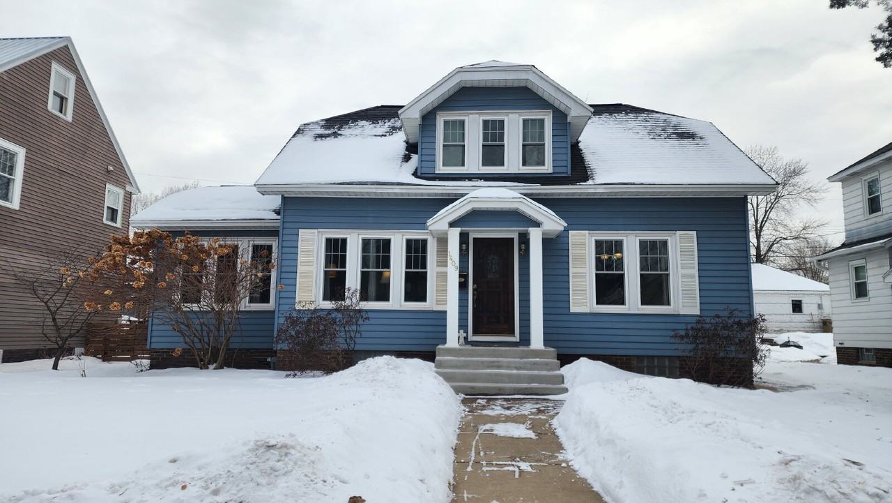 1409 Hogeboom Ave - Photo 2 of 35