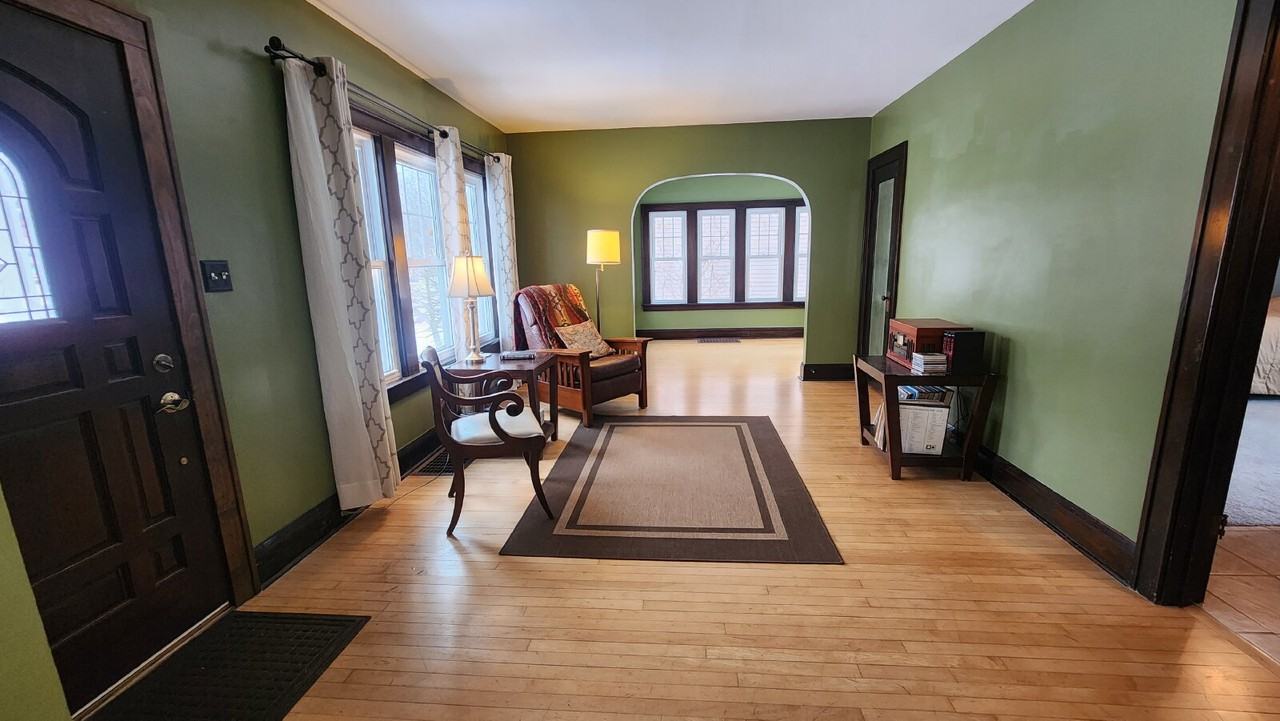 1409 Hogeboom Ave - Photo 4 of 35