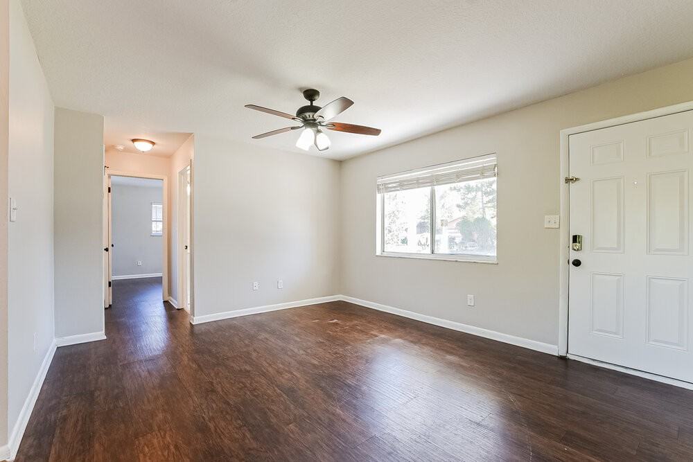 2843 Kinnon Dr - Photo 3 of 16