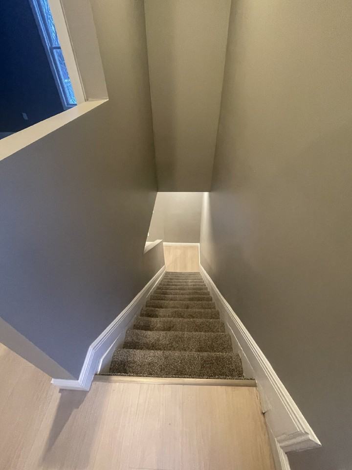 385 Beaver St - Photo 5 of 17