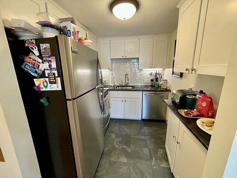 182 Beacon St - Photo 2 of 12