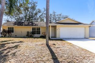 552 Sw Badger Ter - Photo 1 of 1