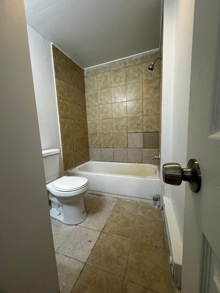 513 N Wildwood Rd - Photo 4 of 35