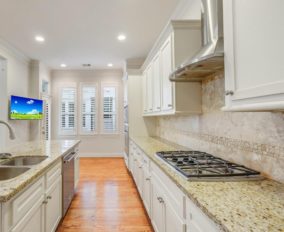 2301 Park St ##F - Photo 6 of 11