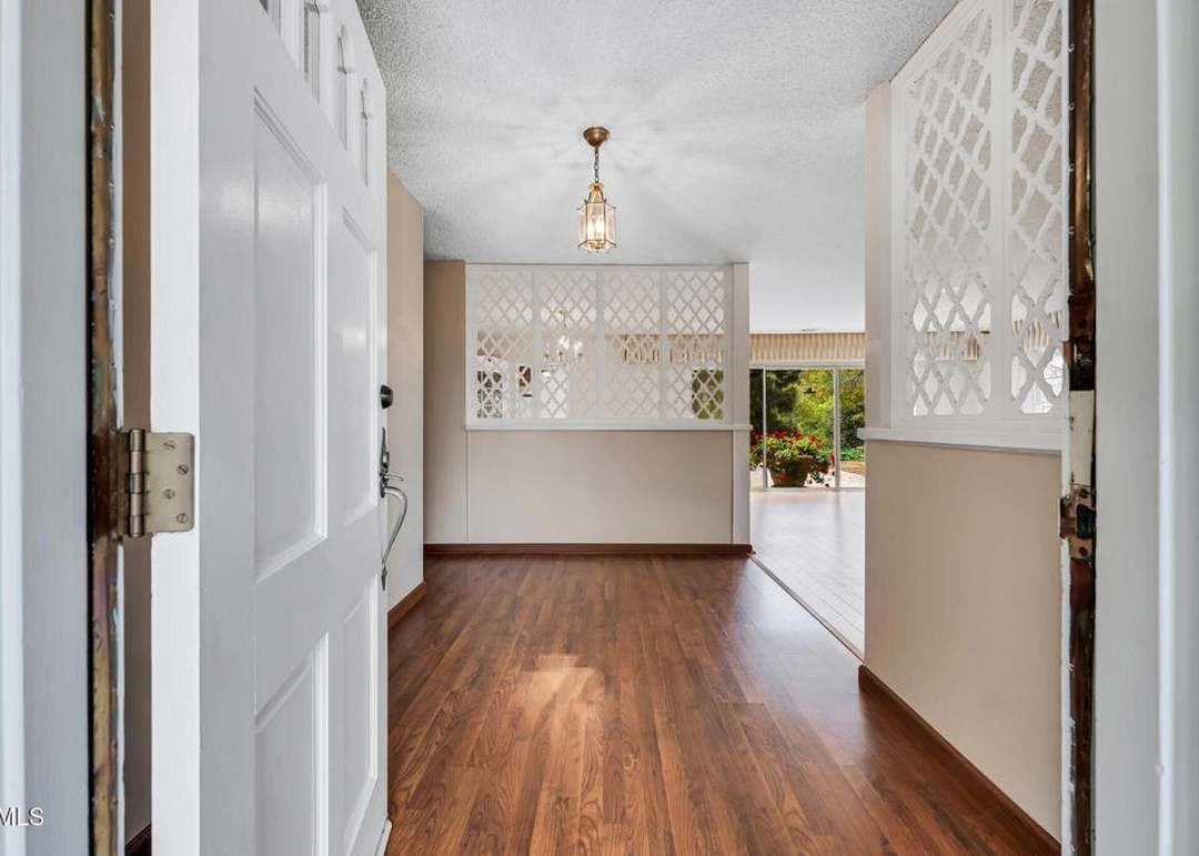 1530 Calle Portada - Photo 3 of 18