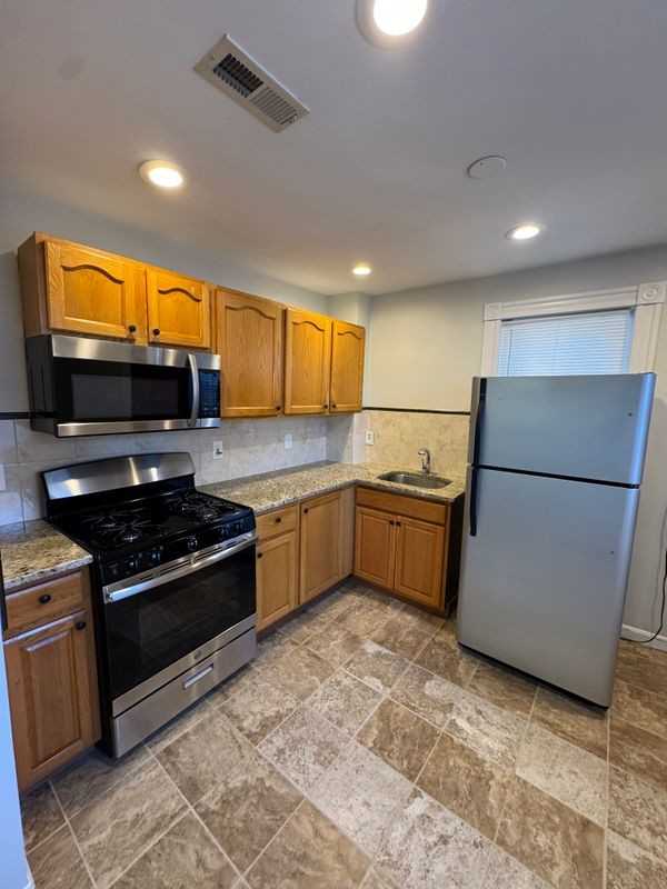 164 Crest Ave ##1 - Photo 4 of 10