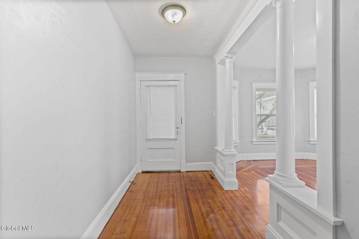 152 Elmer Ave ##1 - Photo 3 of 7