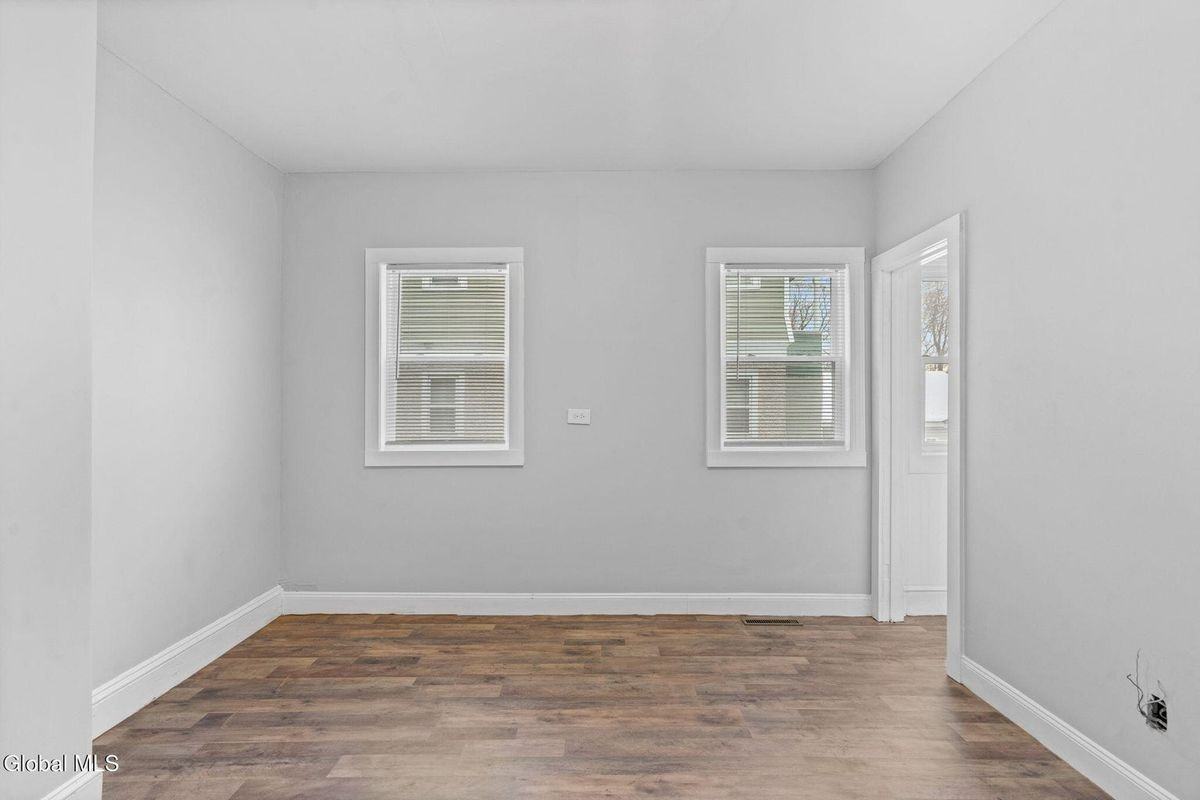 152 Elmer Ave ##1 - Photo 5 of 7