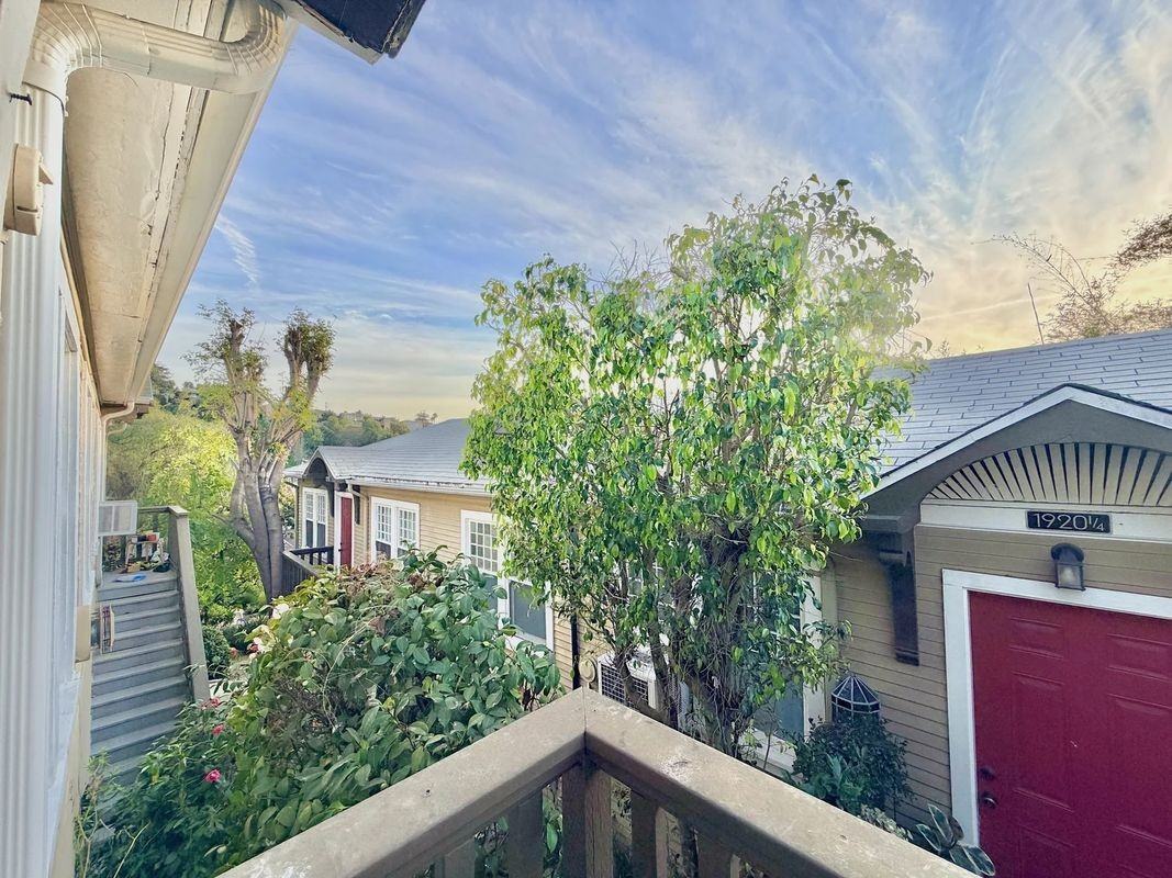 1922 Preston Ave - Photo 2 of 14