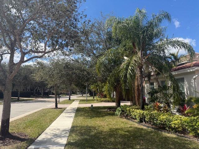 9345 Madewood Ct - Photo 3 of 5