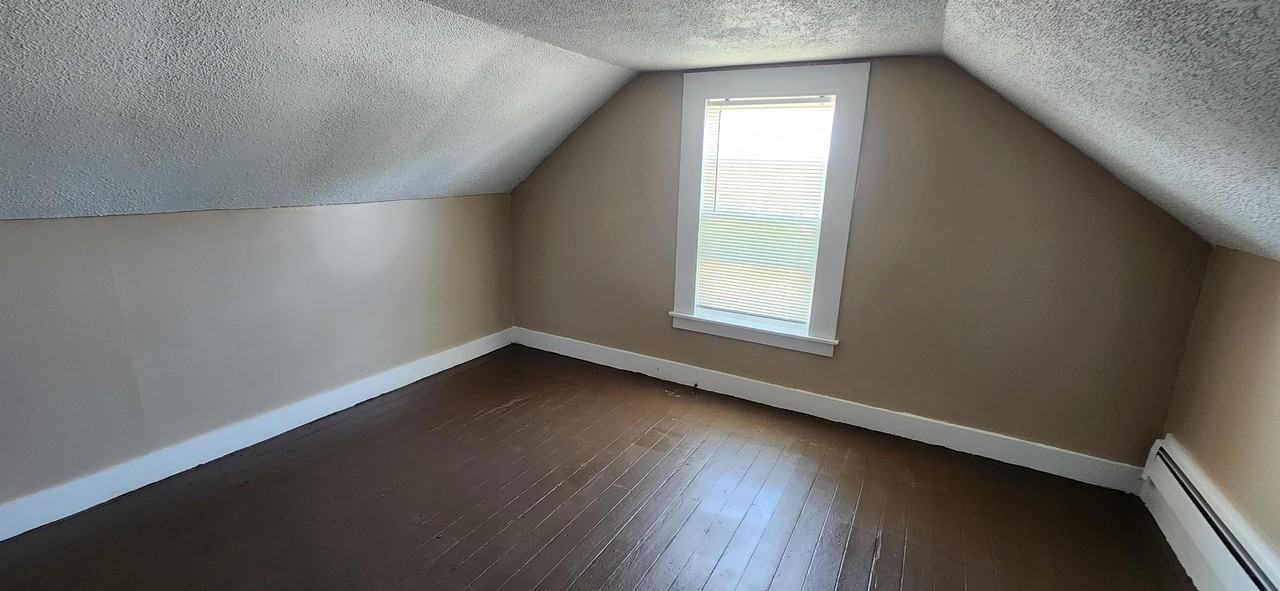 36 Maple Ave - Photo 7 of 11