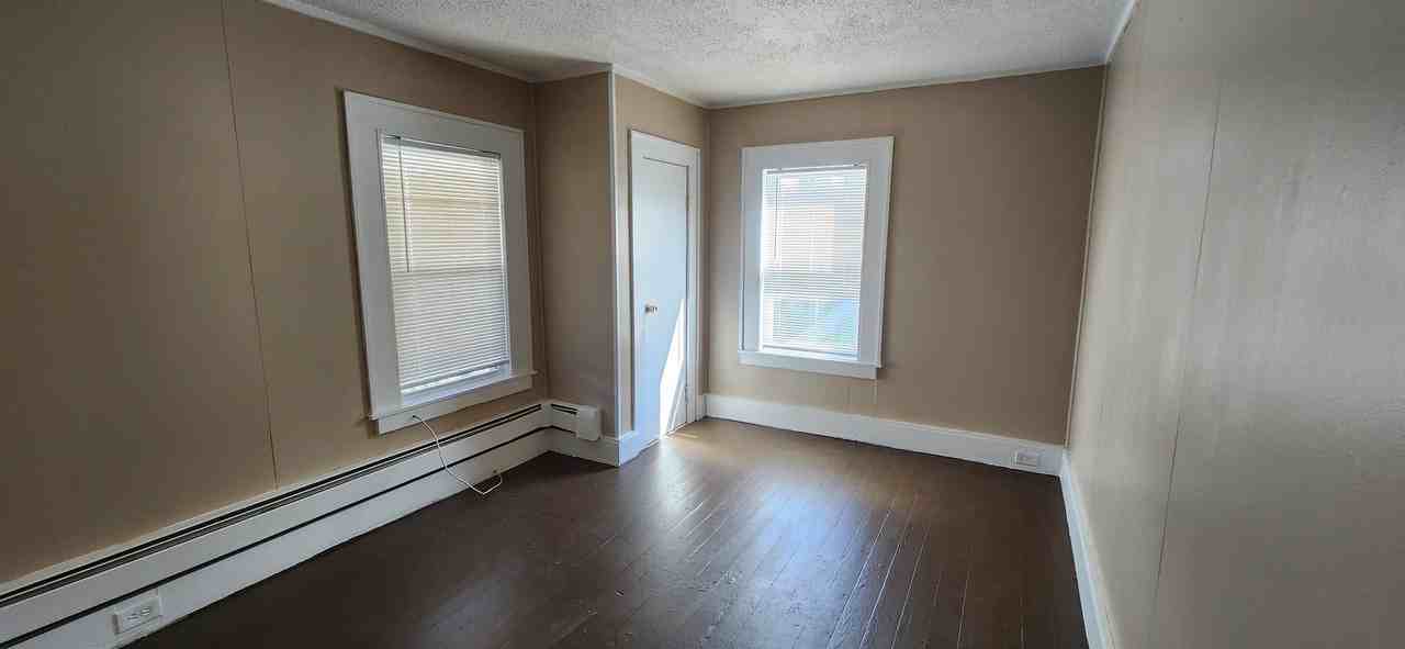 36 Maple Ave - Photo 4 of 11