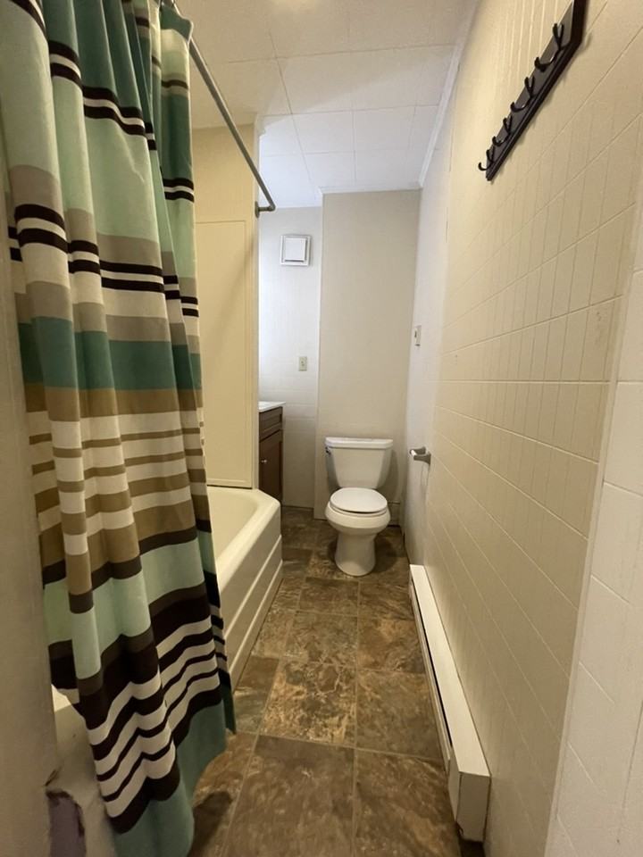 725 Grace St - Photo 3 of 20