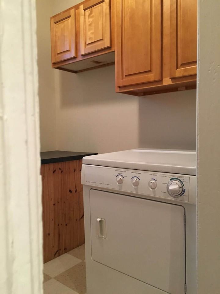 1144 Memorial Ave - Photo 3 of 24