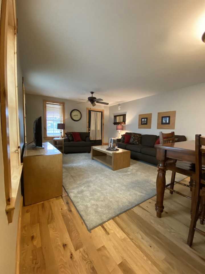 1138 Memorial Ave - Photo 6 of 21