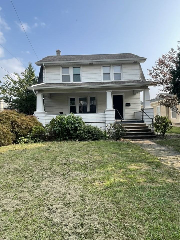 1101 W 4th St - Photo 6 of 25