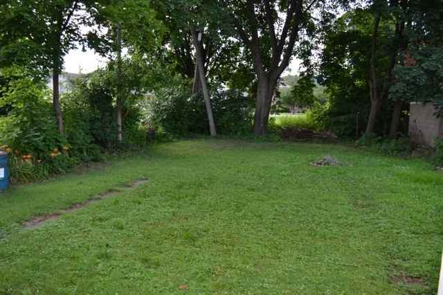 950 2nd St - Photo 3 of 35