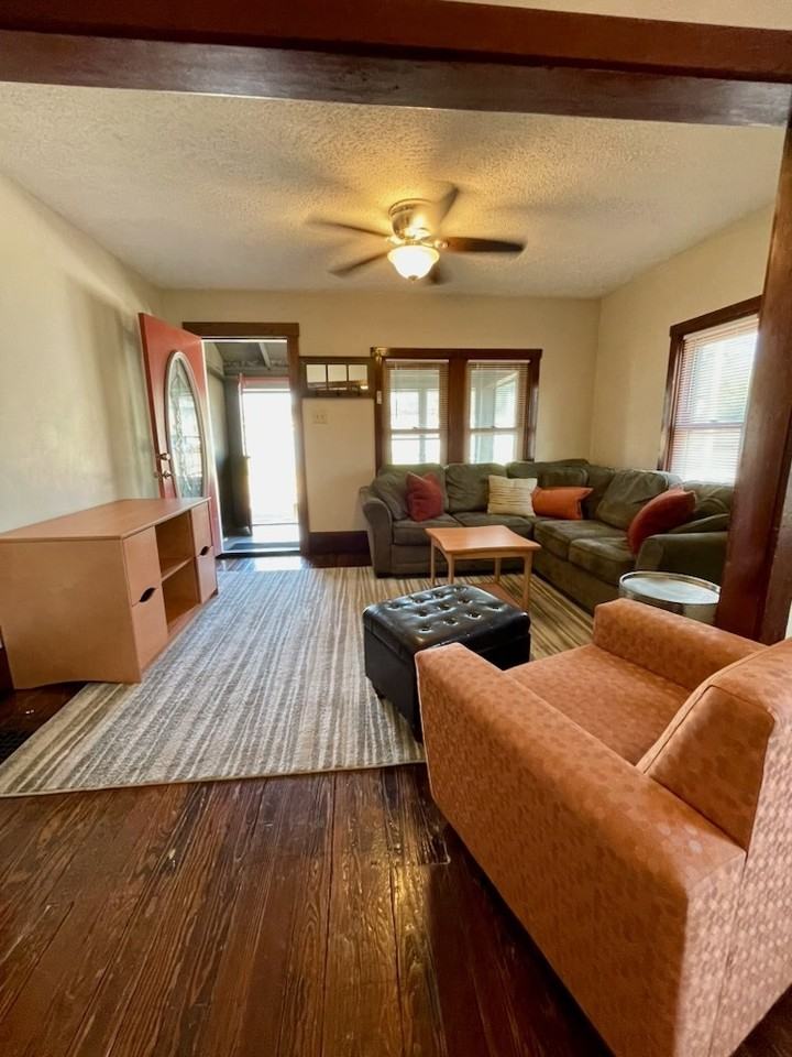 310 Rose St - Photo 5 of 18