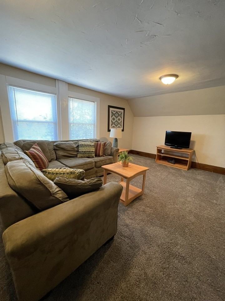 507 1/2 Grier St - Photo 3 of 28