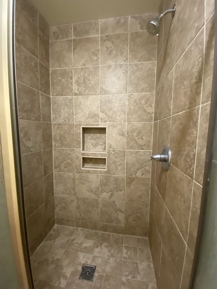 904 W 4th St #1 - Photo 3 of 25