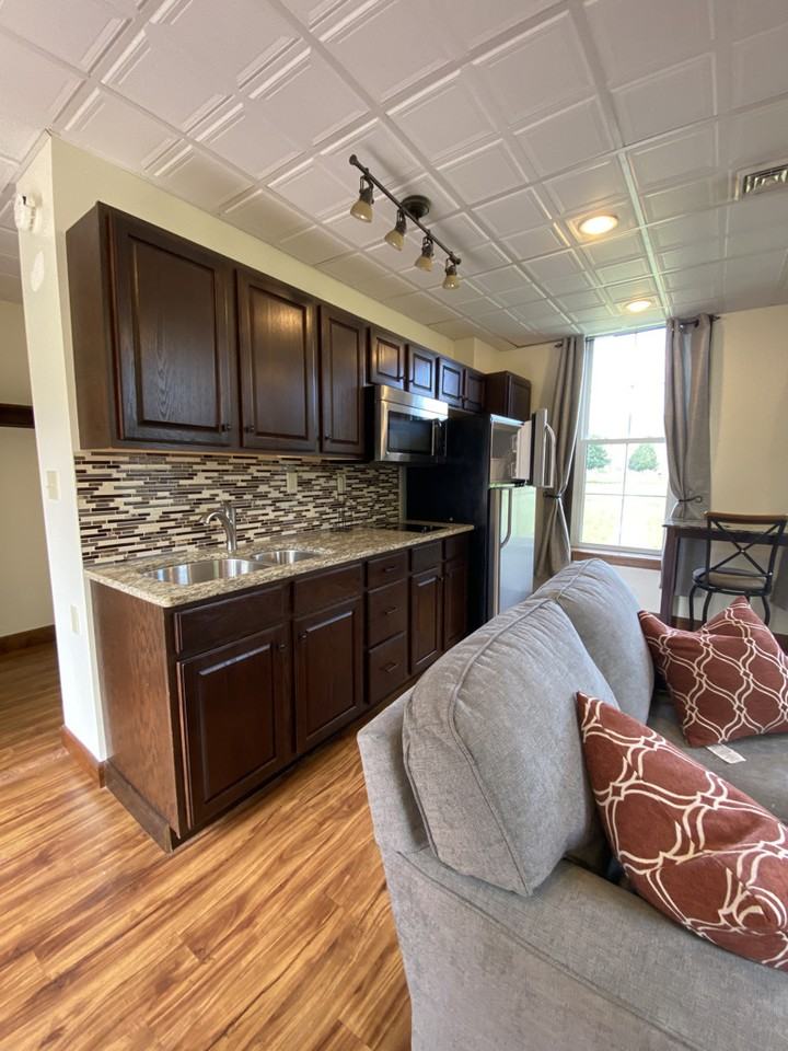 904 W 4th St #2 - Photo 3 of 6